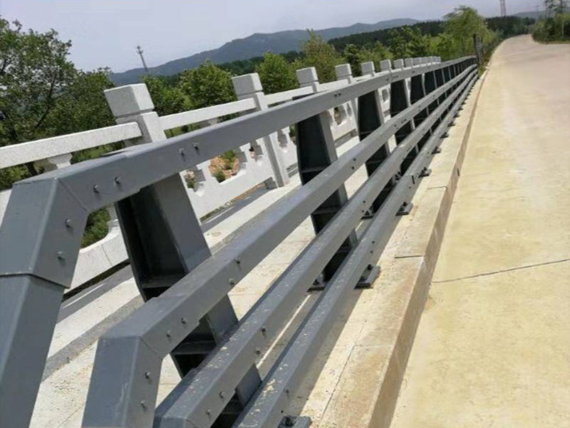 橋梁護欄
